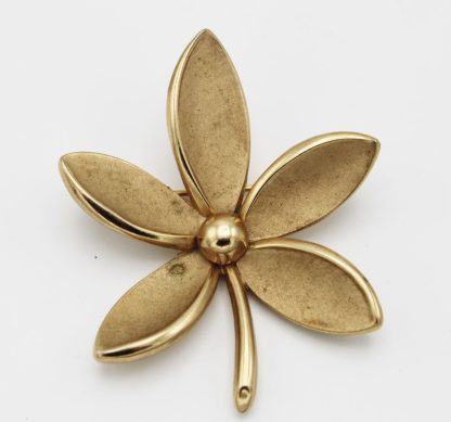 trifari flower broach